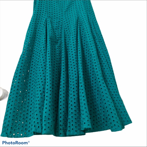 ❌SOLD❌ Anthropologie Lelia Eyelet Midi Dress - Picture 6 of 14